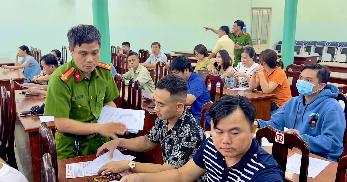 Công an mời đại diện ngân hàng, tiệm vàng đến tuyên truyền chống trộm cướp, lừa đảo