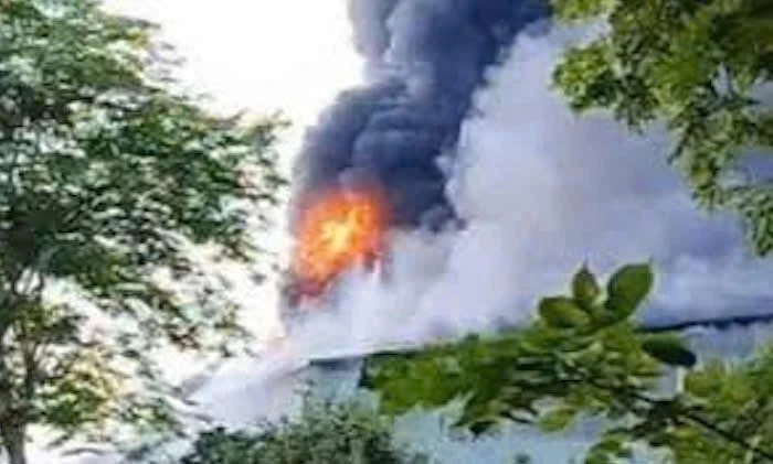 Cháy xưởng sản xuất nội thất rộng hàng nghìn mét vuông ở TPHCM