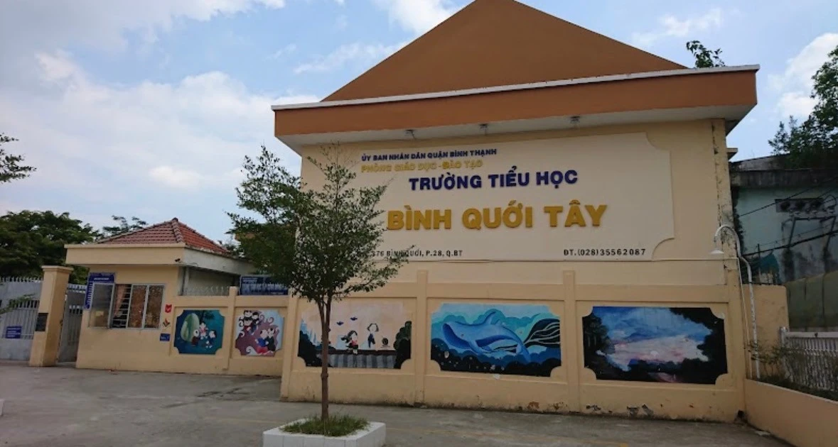 Hơn 100 học sinh ở một trường tại TPHCM có biểu hiện sức khỏe bất thường