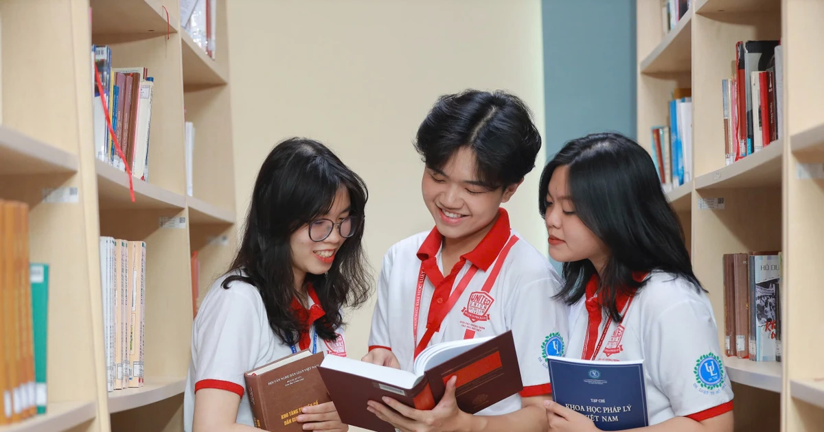 Thêm nhiều đại học công bố điểm chuẩn, ngành truyền thông và luật hút thí sinh