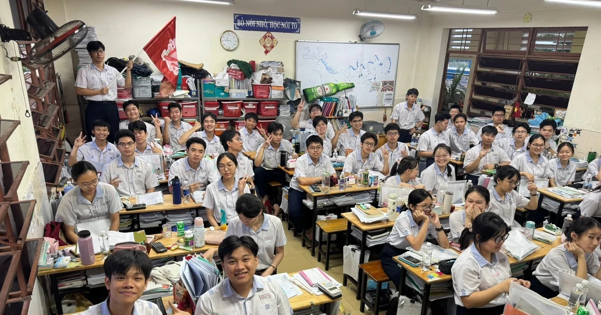 Nóng: Một lớp có 46/47 học sinh trúng tuyển khối ngành sức khỏe, 2 em đạt 30 điểm