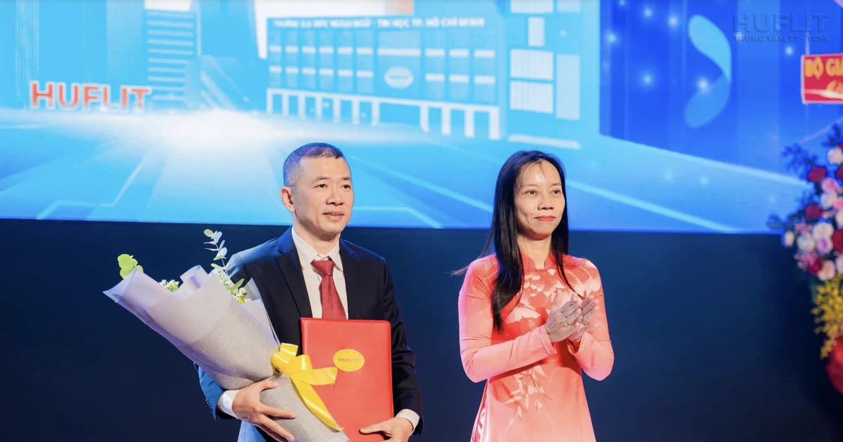 Trường Đại học Ngoại ngữ - Tin học TPHCM có hiệu trưởng mới