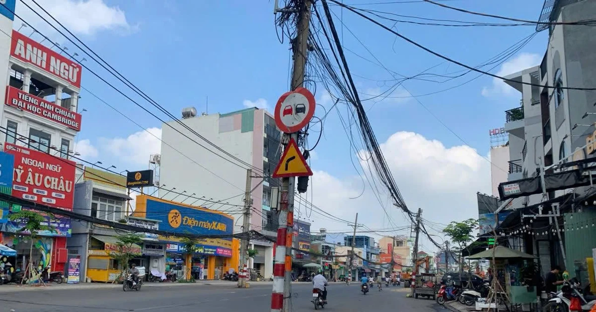 'Bẫy trụ điện' chi chít ở dự án nghìn tỷ mở rộng cửa ngõ TPHCM