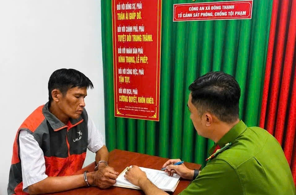 Bắt tài xế xe ôm công nghệ chuyên cướp giật vé số của người bán dạo