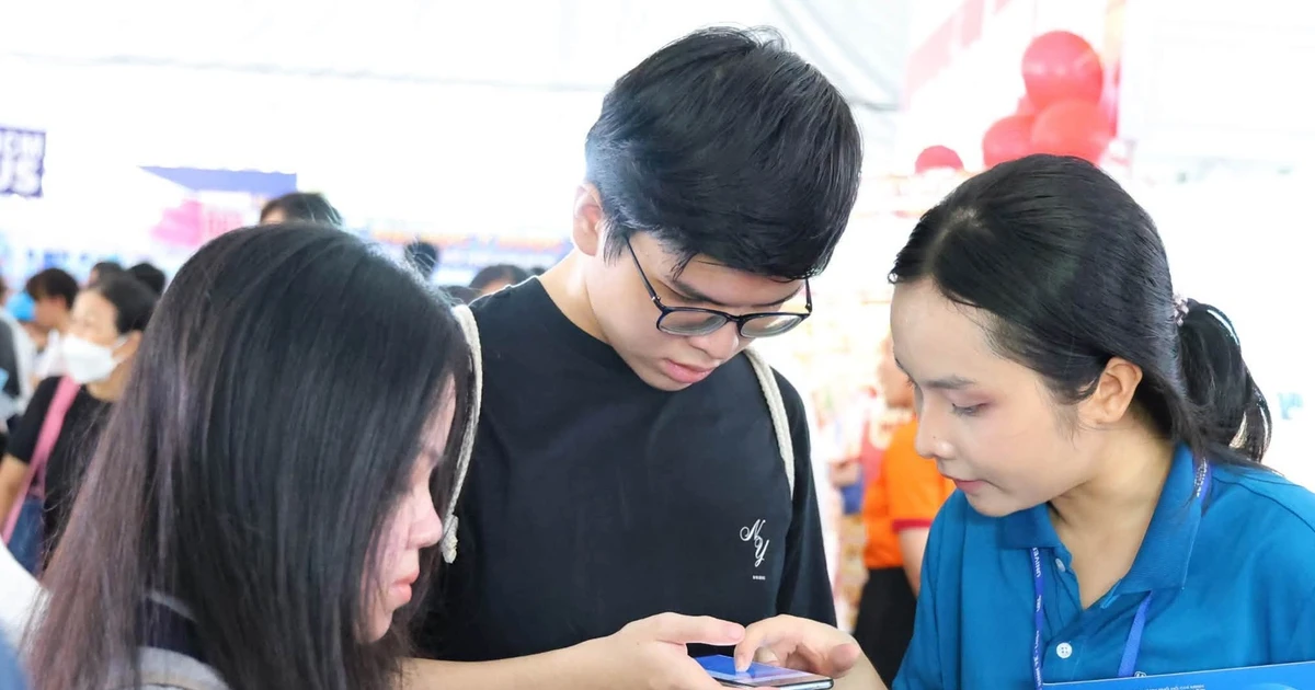Hai trường đào tạo khối ngành luật lớn ở phía Nam công bố điểm sàn