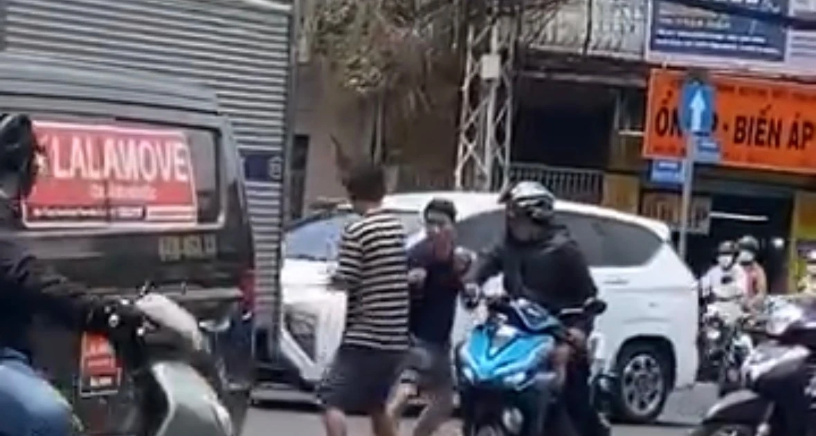 Thông tin mới về hai tài xế đánh nhau chảy máu đầu trên đường phố TPHCM