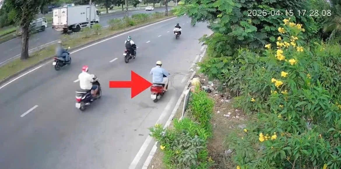 Vứt rác giữa đường, hai người ở TPHCM bị 'phạt nguội' tiền triệu