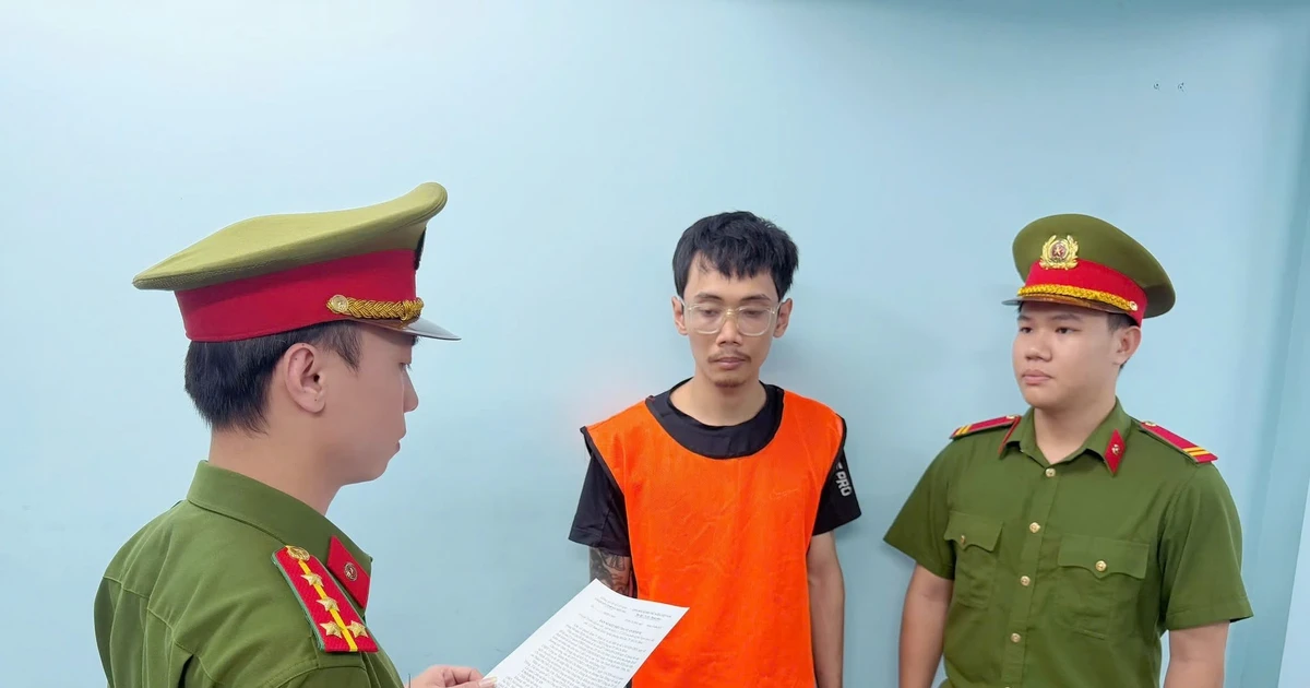 Một 'họa sĩ' bị khởi tố vì vẽ bậy lên hàng rào công trình nghìn tỷ ở TPHCM