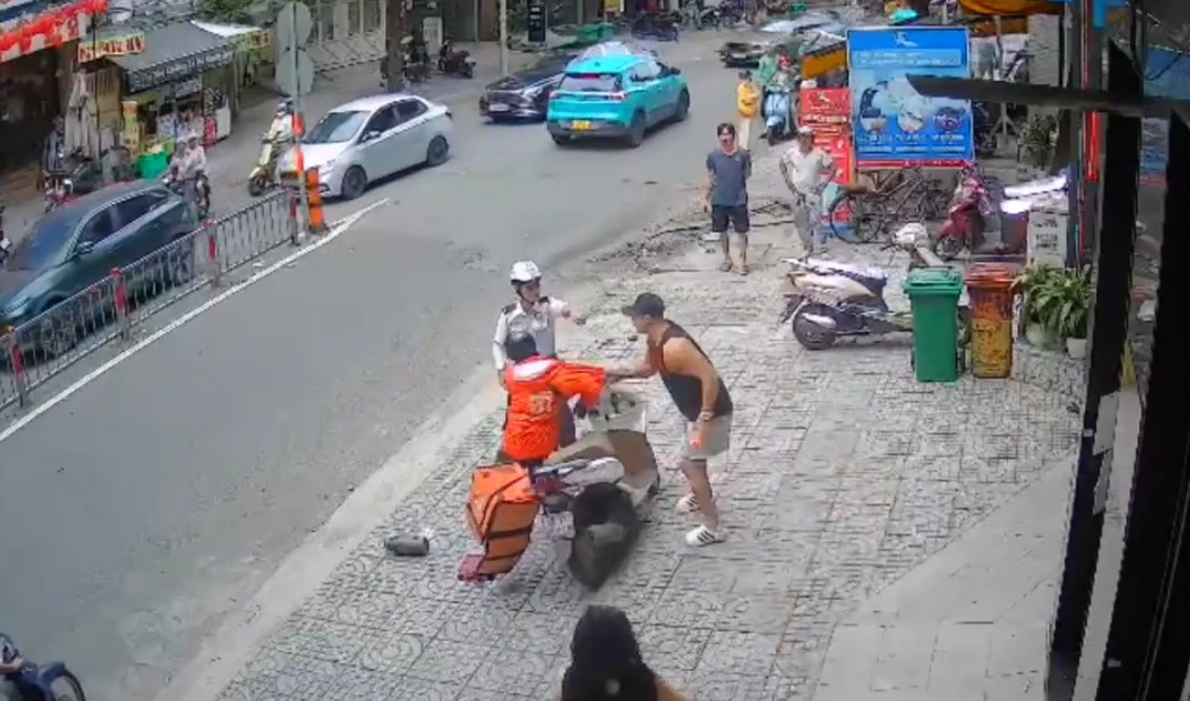 Công an làm việc với người đàn ông đánh nữ nhân viên giao hàng ở TPHCM