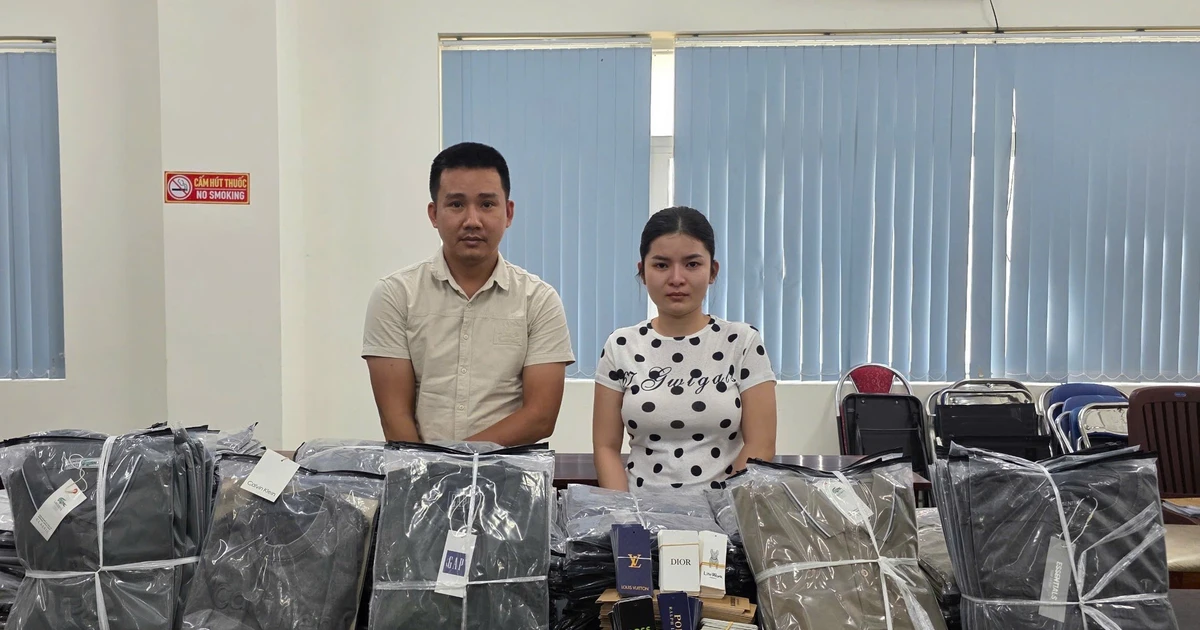 Phá đường dây sản xuất hàng giả, thu giữ hàng chục nghìn áo thun 'hàng hiệu'