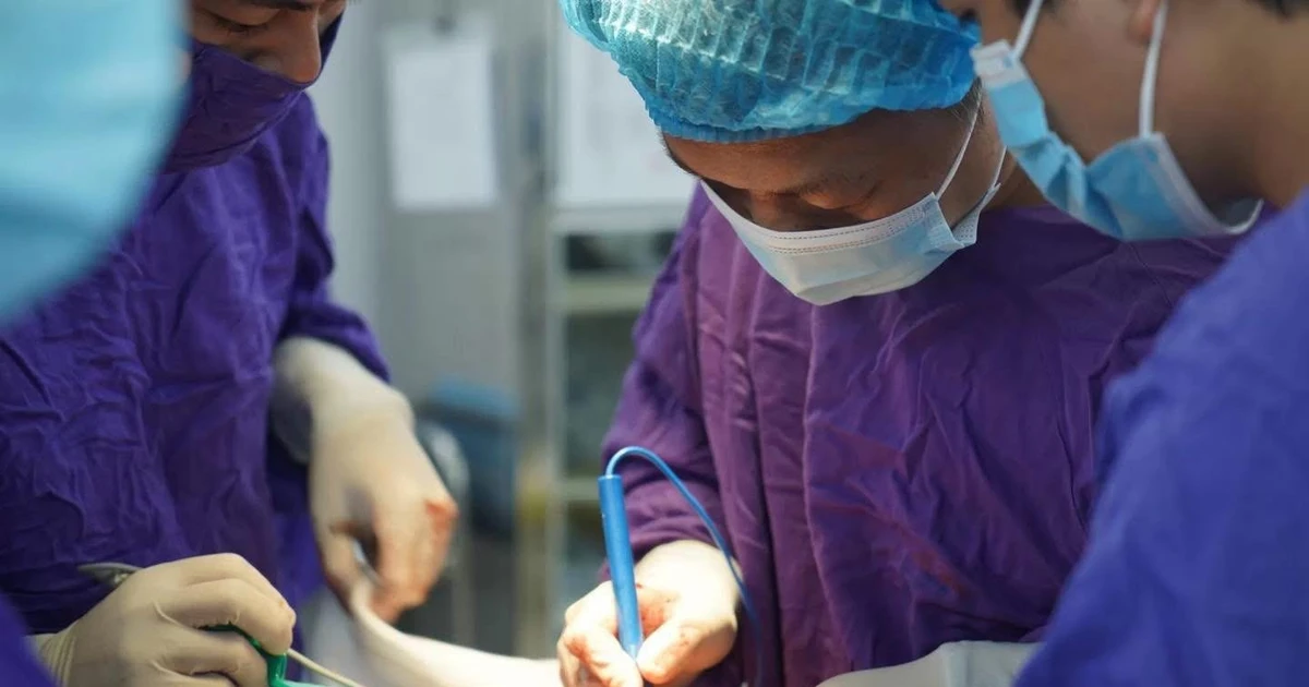 Cuộc chạy đua khẩn cấp cứu bệnh nhân ho ra hơn 2 lít máu trong ít phút