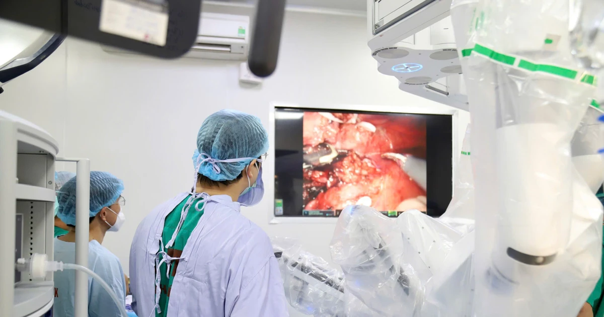 Lần đầu Việt Nam đào tạo bài bản phẫu thuật robot chuyên sâu điều trị ung thư