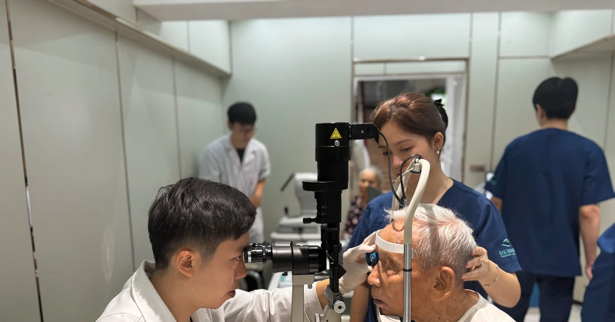 Hà Nội: Khám bệnh và tư vấn sức khỏe miễn phí cho người có công