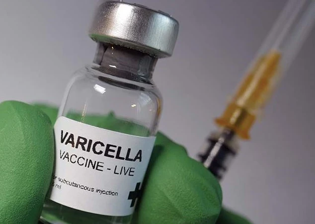 Hiếm gặp, bé trai 4 tuổi đồng thời mắc 2 bệnh do cùng 1 virus