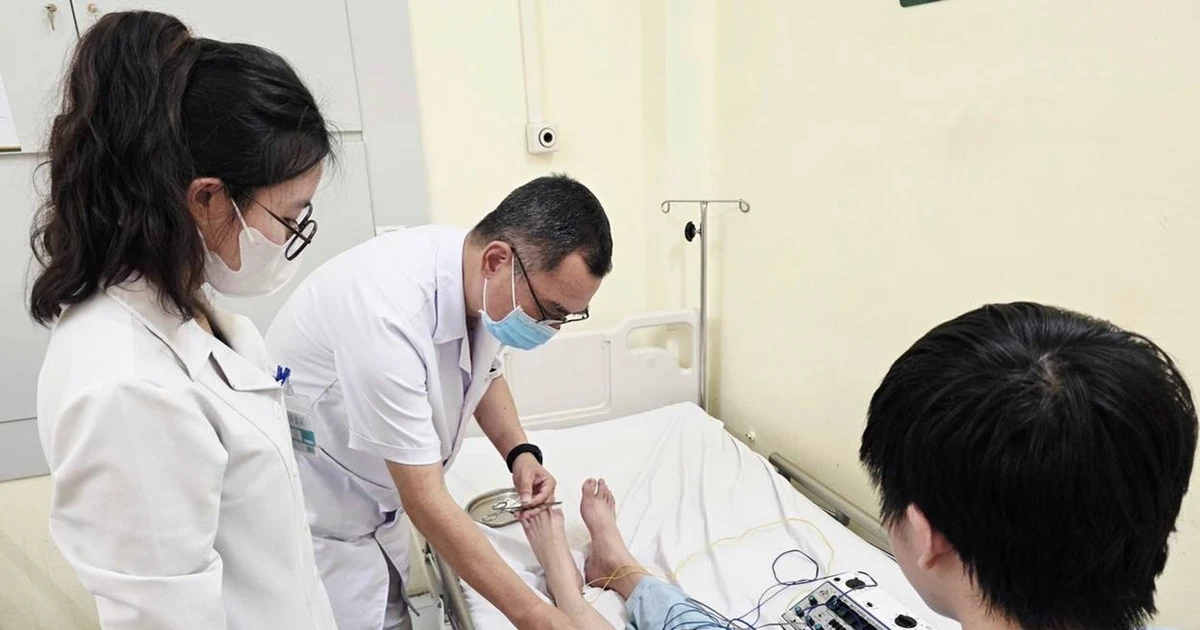 Thói quen nhiều người mắc khiến nam sinh suýt mất khả năng đi lại