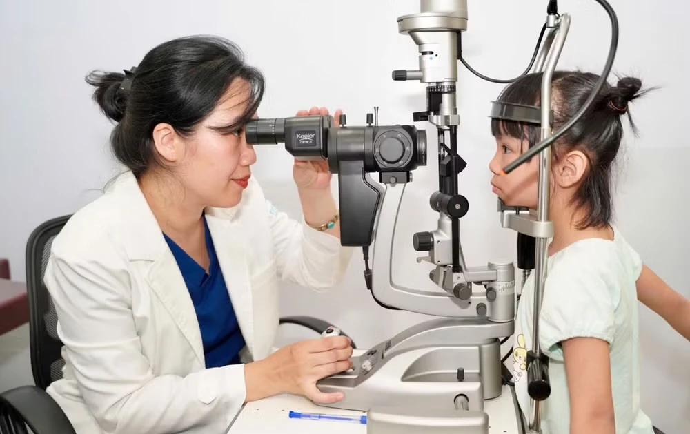 Chuyên gia chỉ rõ nguyên nhân gia tăng trẻ bị cận thị và cách khắc phục