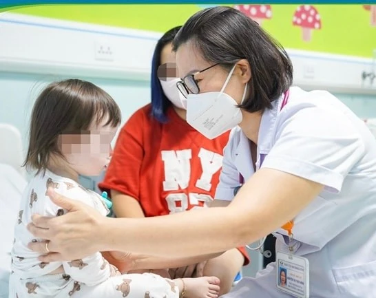 Điều trị thành công cho bé 18 tháng tuổi bị mất phản xạ ăn tự nhiên