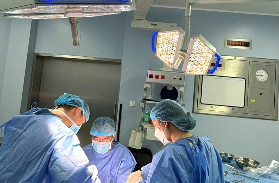 Vì sao nhiều quý ông cao to, sinh lí mạnh vẫn đối mặt nguy cơ khó có con?