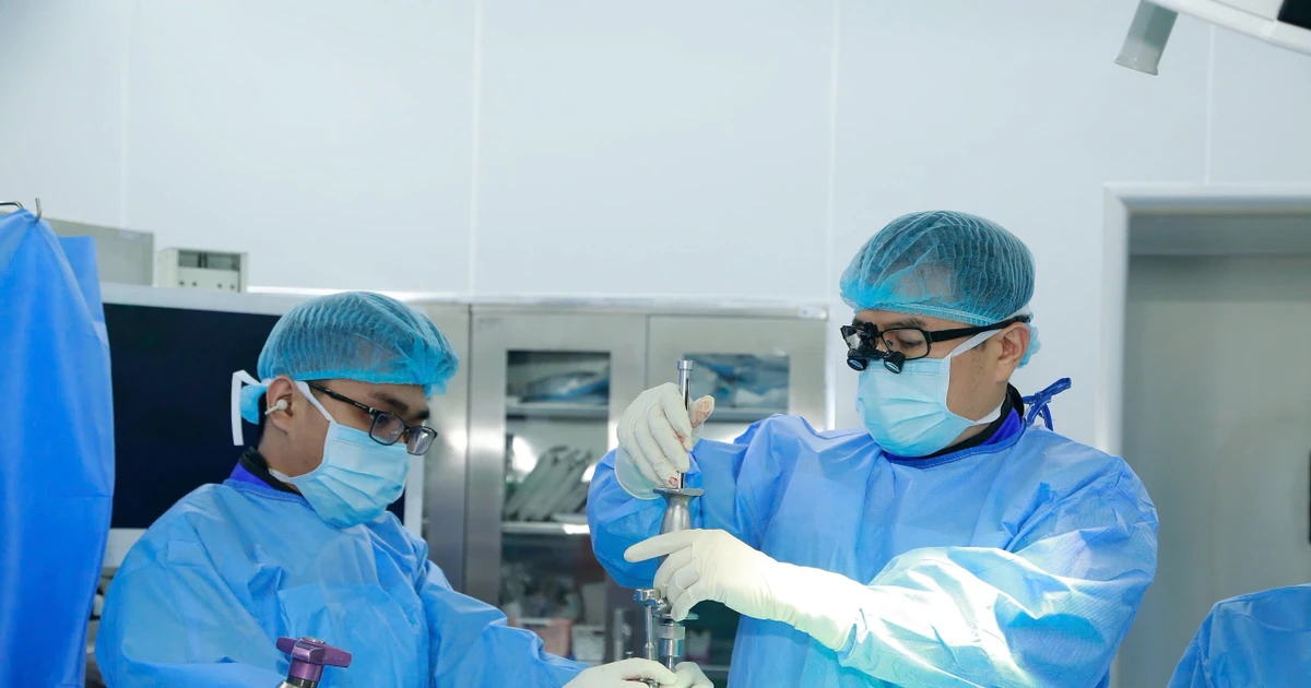 Ba công nghệ tiên tiến nâng tầm phẫu thuật cột sống