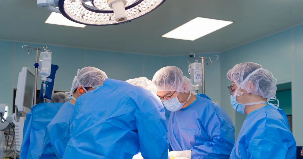 Bước tiến mới trong y học Việt Nam: Ca thay khớp háng toàn phần đầu tiên cho bệnh nhi