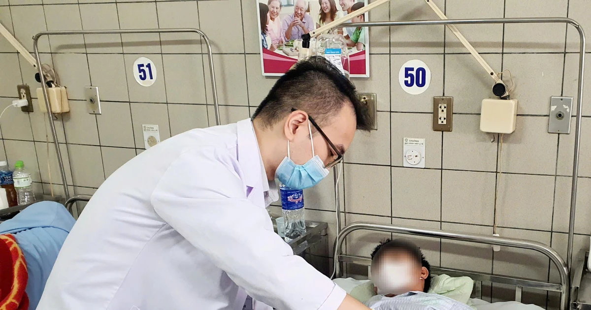 Làm việc dưới trời 40 độ, nam thanh niên bị suy thận cấp vì không uống nước
