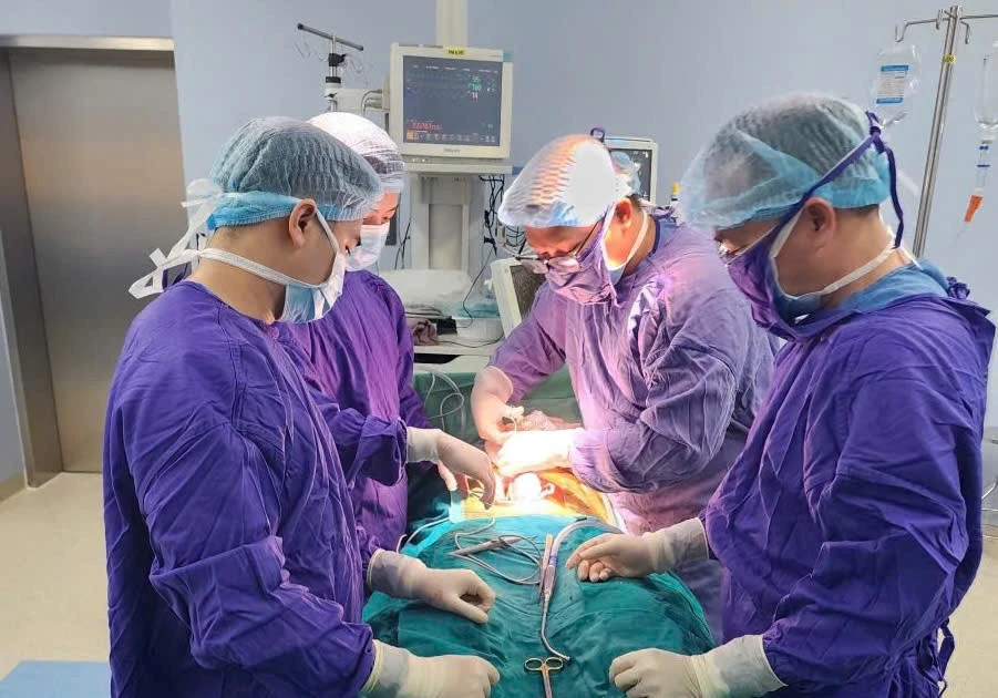 Nam thanh niên bị cắt bỏ tinh hoàn vì chấn thương do đá bóng