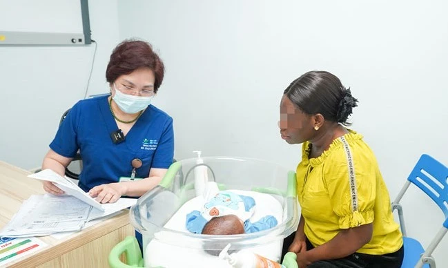 'Chạy đua' 48 giờ tìm nhóm máu cực hiếm, cứu sống bé 1 ngày tuổi người Ghana
