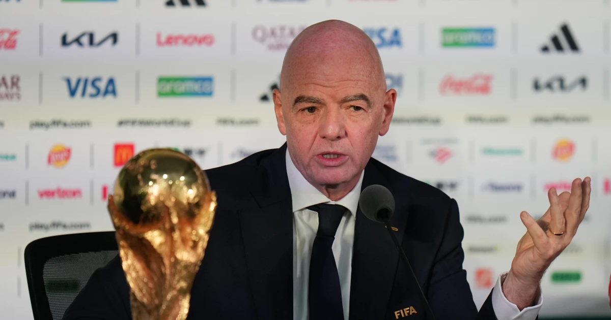 Chủ tịch FIFA Infantino triệu tập họp khẩn giữa làn sóng phản đối chưa từng có