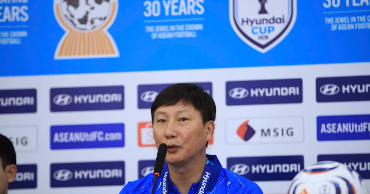 HLV Kim Sang-sik: 'Việt Nam sẽ tung đội hình mạnh để thắng Campuchia'
