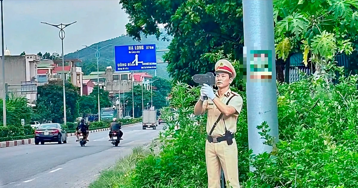 Mạng xã hội khen nức nở 'chiêu' đặt mô hình CSGT bắn tốc độ ở Quảng Ninh