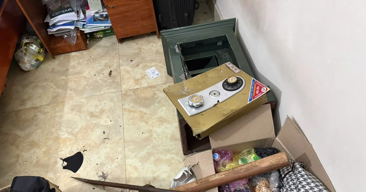 Cô gái bị thao túng cạy két sắt gia đình trốn vào nhà nghỉ ở Quảng Ninh