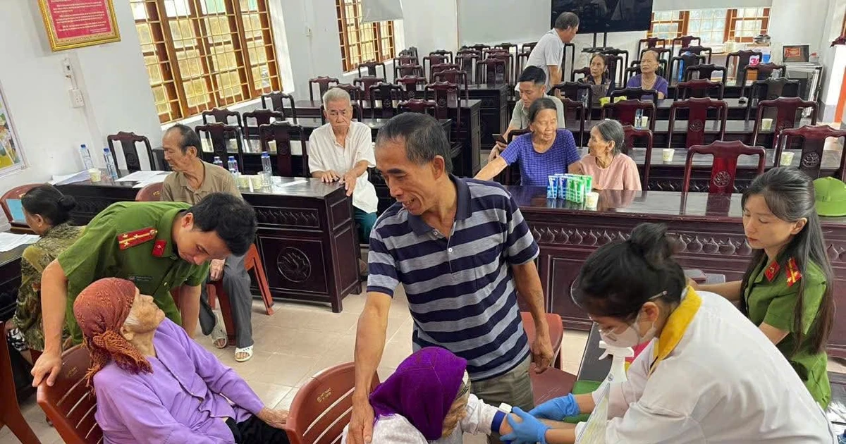 Hai cụ bà gần 100 tuổi gửi mẫu ADN, chờ ngày đón anh trai trở về