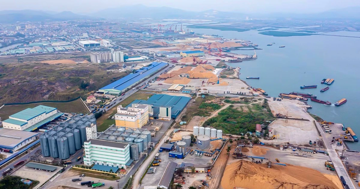 Nạo vét luồng vào cảng nước sâu bậc nhất miền Bắc sau nhiều năm bị bồi lắng