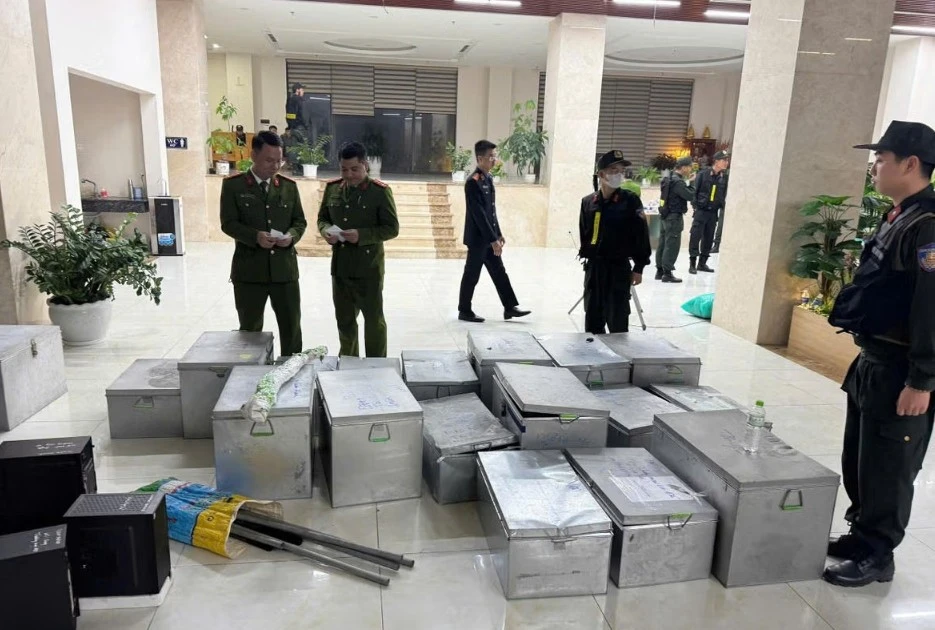 Bắt trùm 'cát lậu' Quảng Ninh, thu giữ nhiều vũ khí quân dụng và ma túy