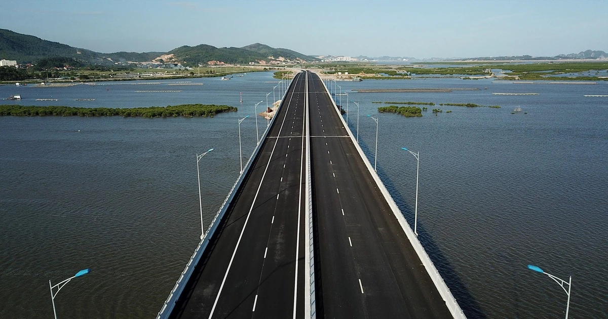Quảng Ninh đề xuất làm thêm cao tốc 6 làn xe