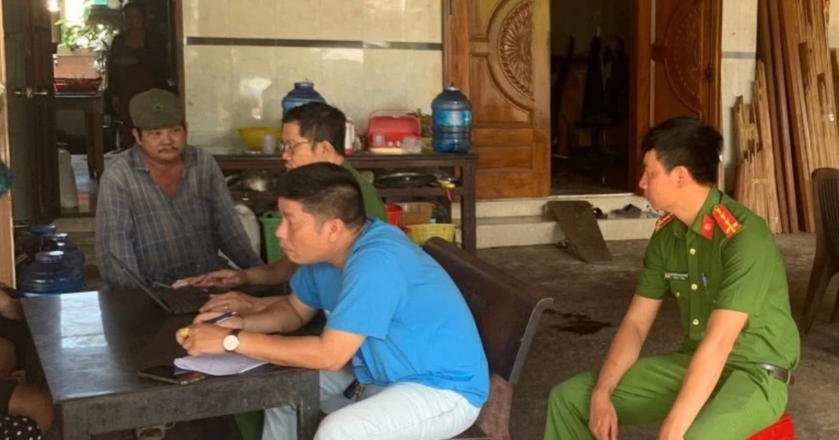 Người vợ bàng hoàng khi phát hiện chồng tử vong với con dao cắm trên ngực
