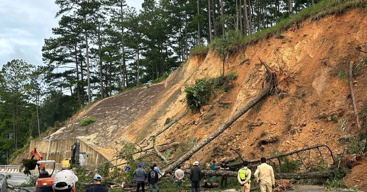 Đèo Dran xuất hiện vết nứt dài 30m, đang khẩn trương khắc phục