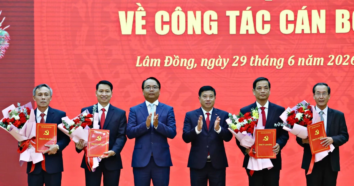 Lâm Đồng điều động, bổ nhiệm hàng loạt cán bộ chủ chốt