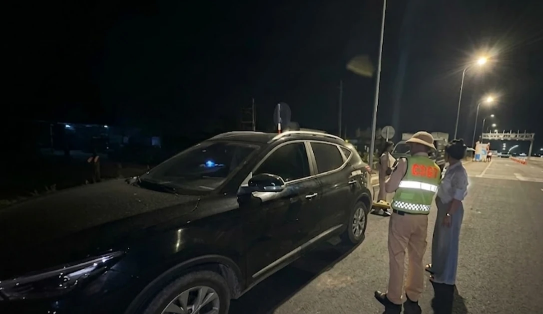 Giao xe cho nữ tài xế chạy quá tốc độ trên cao tốc, chủ xe bị phạt 17 triệu đồng