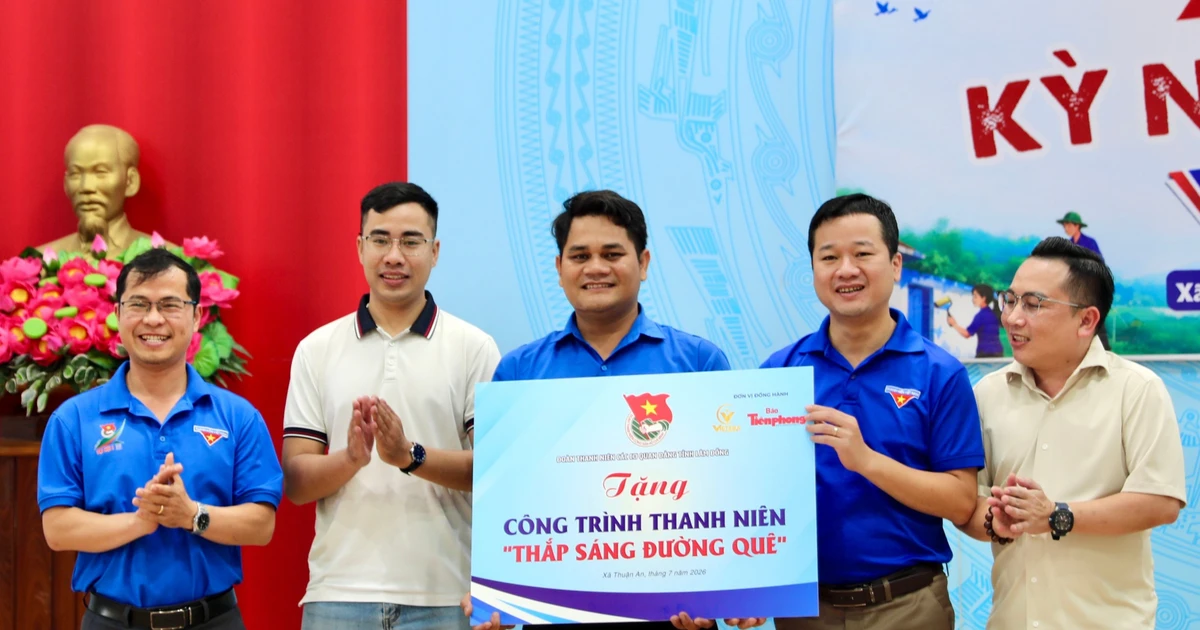 ‘Kỳ nghỉ hồng’ kết nối những tấm lòng nơi biên giới
