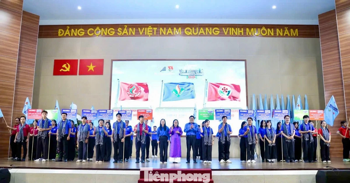 Lâm Đồng 'bắt tay' Đại học Quốc gia TPHCM đưa chuyển đổi số về tận thôn bản