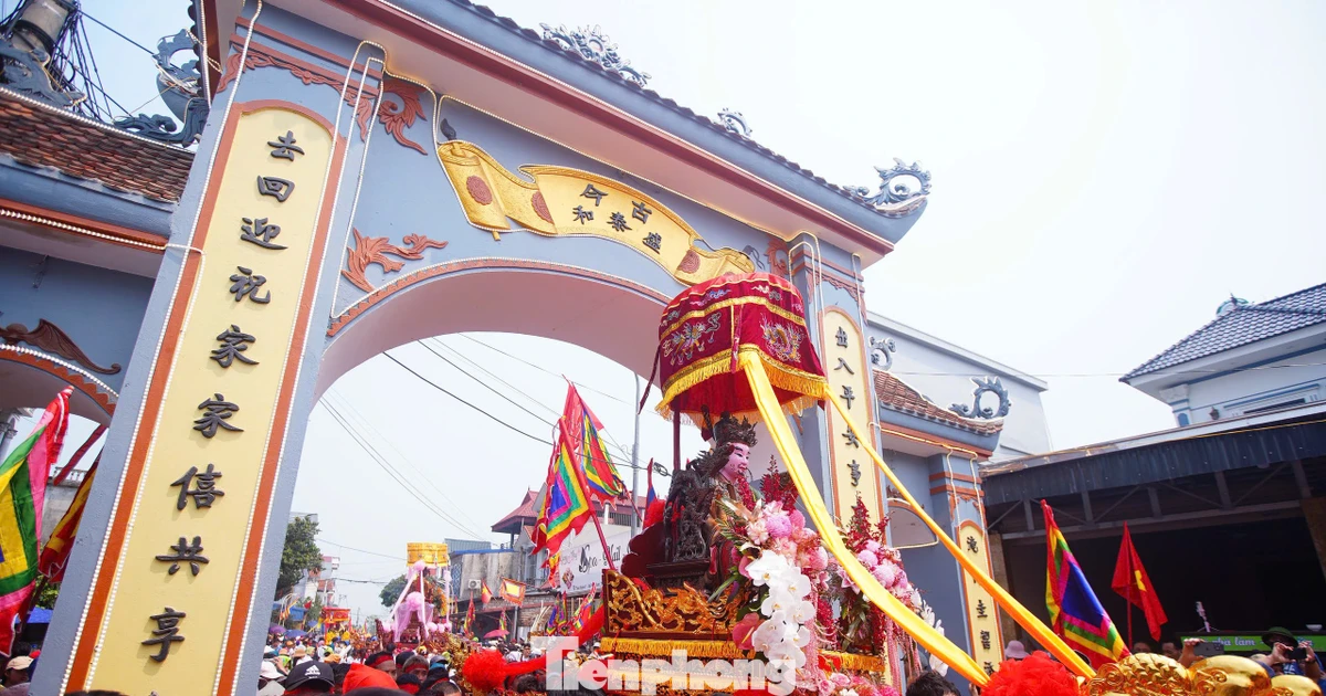 Điều ít biết về lễ hội rước 13 kiệu cùng lúc