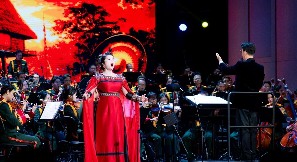 200 nghệ sĩ biểu diễn ra mắt dàn nhạc giao hưởng quân đội