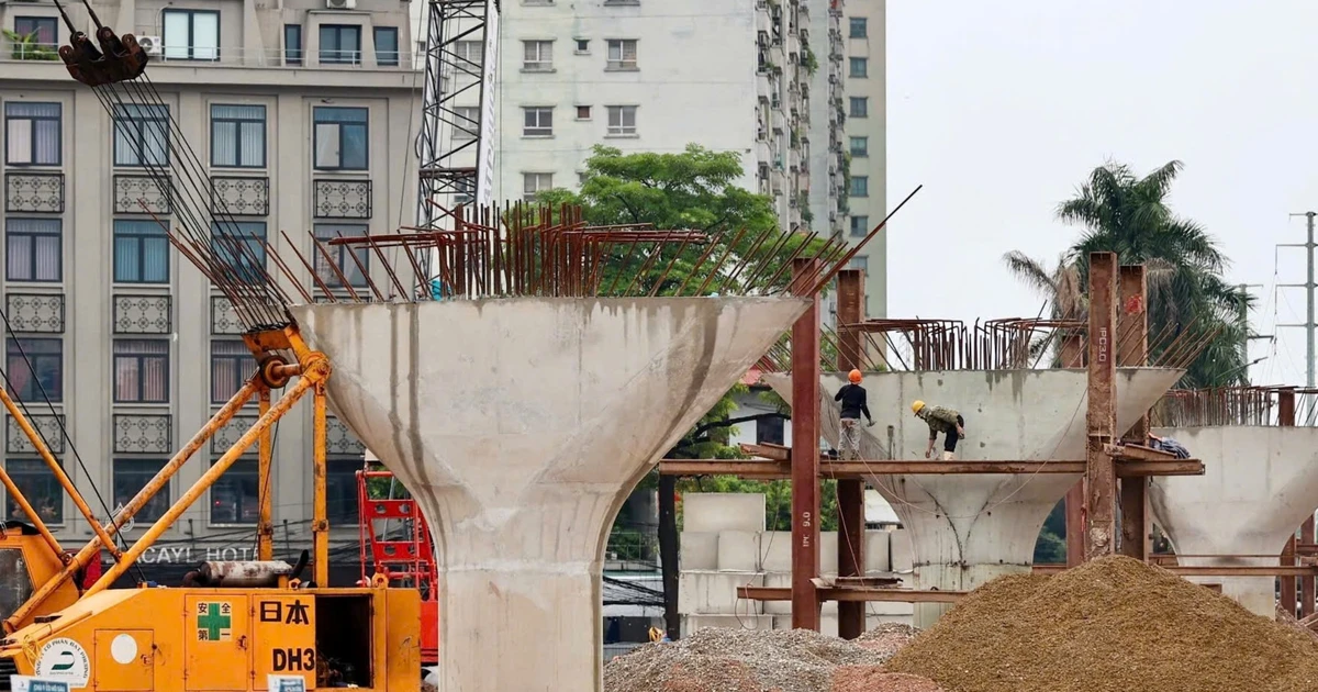 Những trụ cầu vượt đầu tiên tại nút giao gần 786 tỷ đồng ở Hà Nội