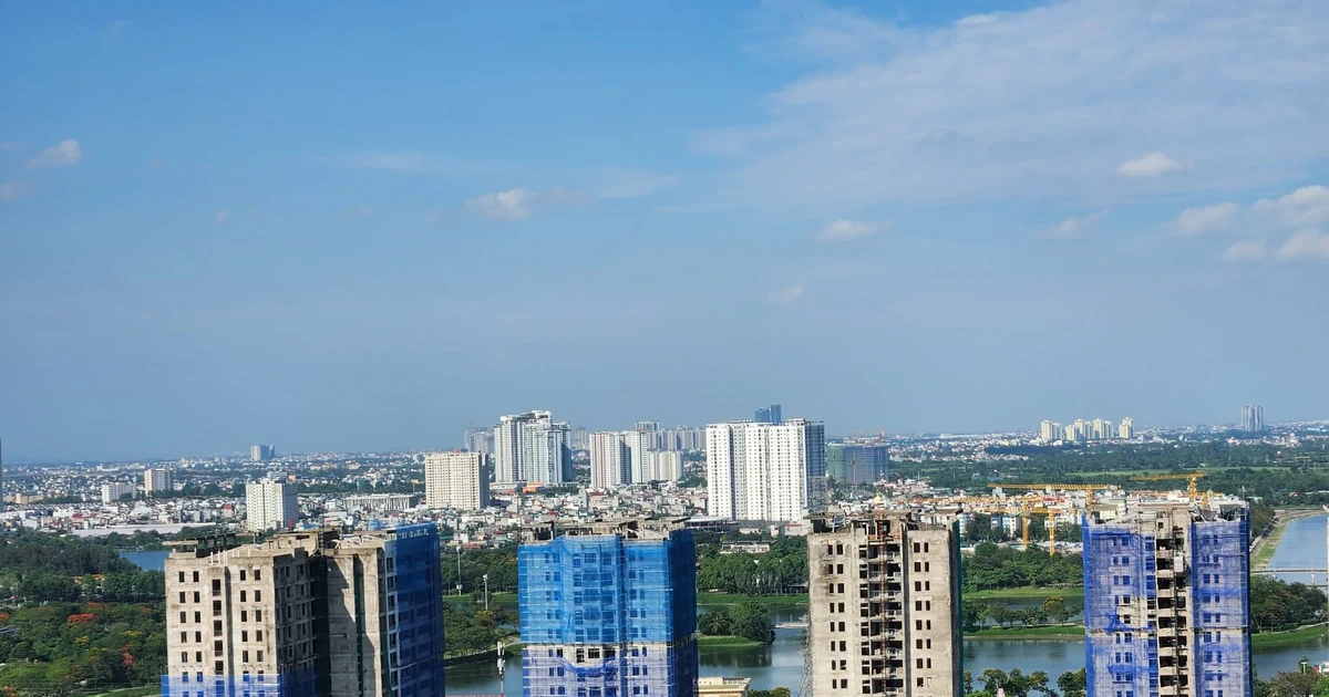Muốn 'hạ nhiệt' giá chung cư phải gỡ cùng lúc nhiều 'nút thắt'