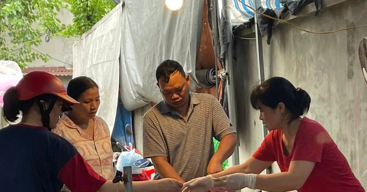Tăng lương, làm sao ngăn giá cả hàng hoá ‘cuốn’ theo?