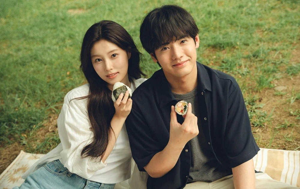 "Gimbap and Onigiri" khởi đầu ấm áp và dễ thương: Cặp đôi chính quá đẹp đôi