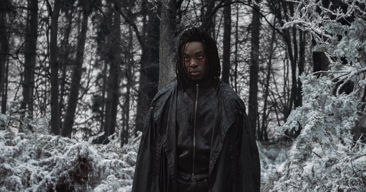 Netizen Hàn nói về “Snape mới” của Harry Potter bản series: “Tưởng rapper sắp debut”