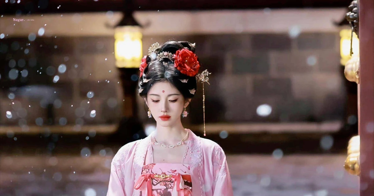 Từ vị trí thứ chín lên vị trí thứ nhất, Cúc Tịnh Y đã chiến thắng với 34 bộ trang phục lộng lẫy?