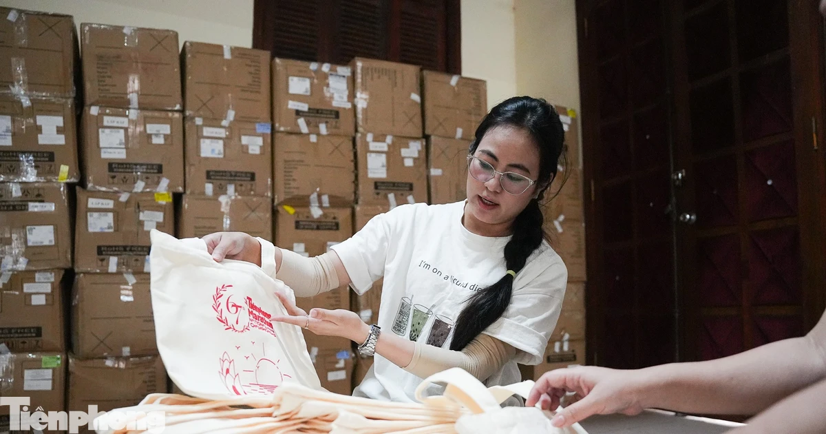 Hàng chục tấn hàng đầu tiên tập kết Khánh Hoà, phục vụ Tiền Phong Marathon 2026